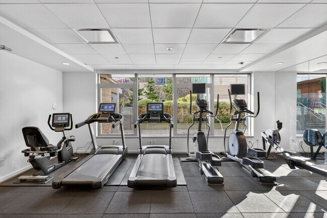 Building Photo - 1001 NW Lovejoy St