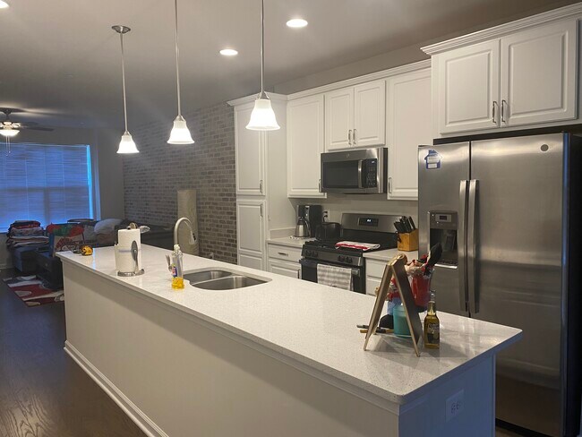 Building Photo - 7125 Masonry Aly