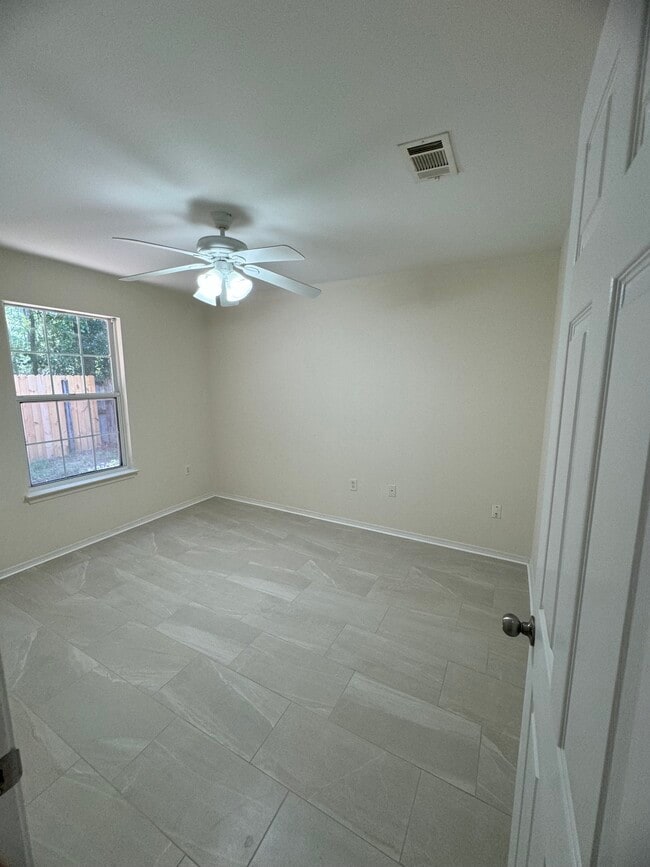 Building Photo - 1615 Chadwick Ln