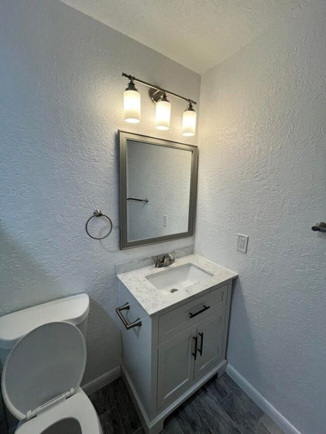 Building Photo - 1917 N Congress Ave