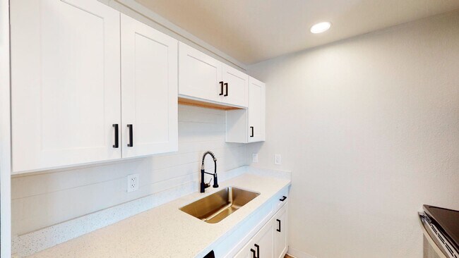 Building Photo - 1714 E Ocotillo Rd