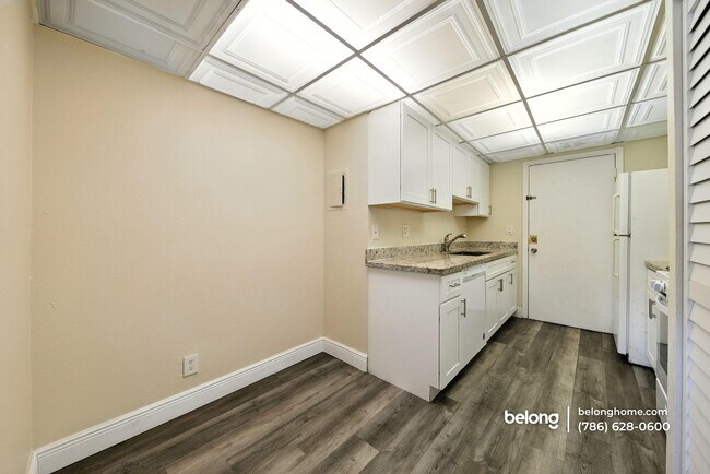 Building Photo - 17901 NW 68th Ave