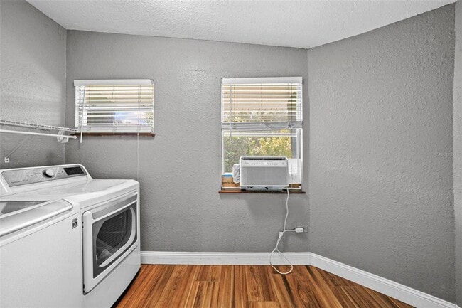 Building Photo - 2519 Emma Cir