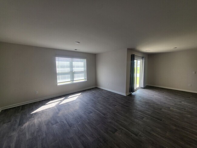 Building Photo - 4 bedroom/2 bath home in Aynor - SPECIAL! ...
