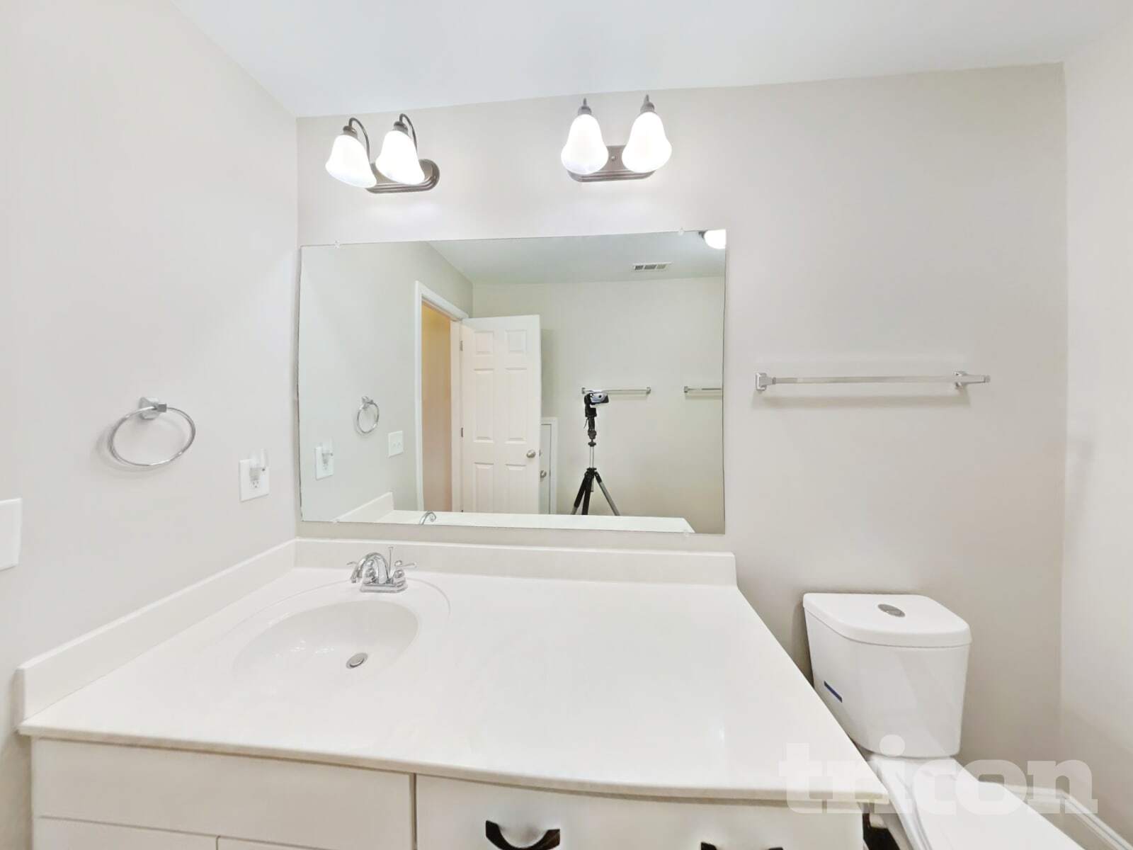 Building Photo - 1363 Coates Ln