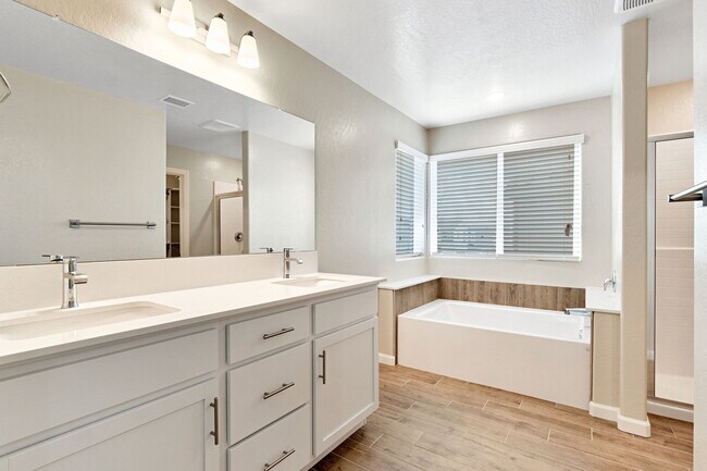 Building Photo - 1116 Encore Wy W