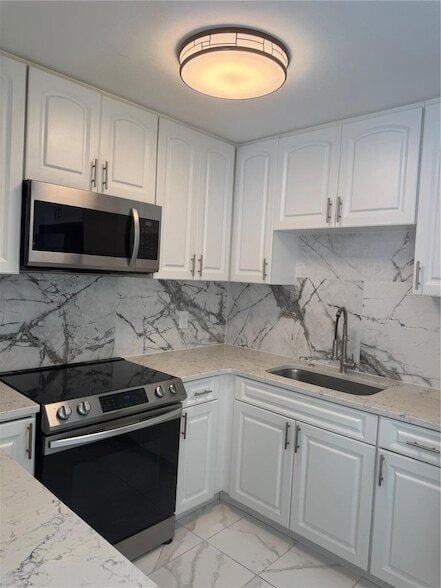 Building Photo - 5617 Gateway Dr