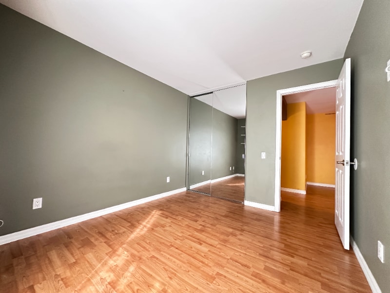 Building Photo - 5404 Balboa Arms Dr