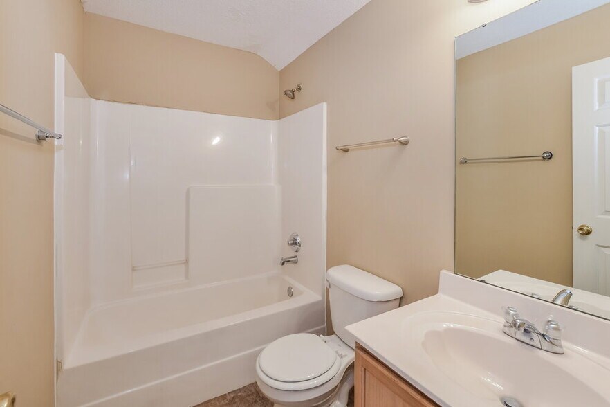 Building Photo - 944 Shorey Ln