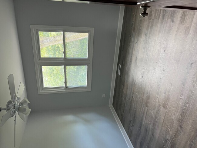 Building Photo - 926 W Aspen Dr