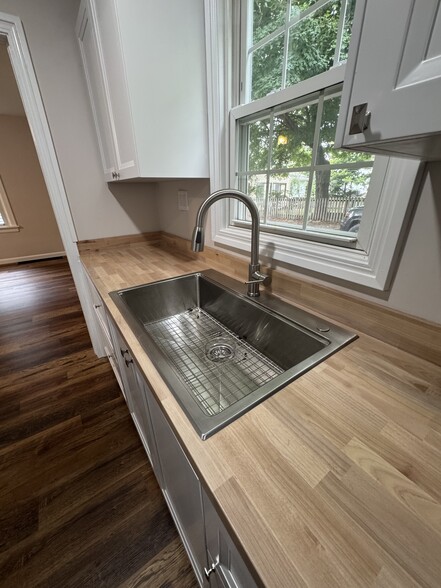 Building Photo - 809 Vine St