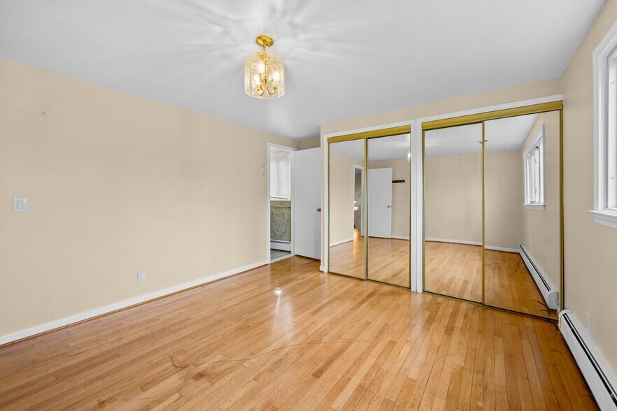 Building Photo - 2616 Douglas Dr