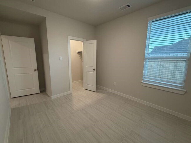 Building Photo - 11239 Peacock Flower St