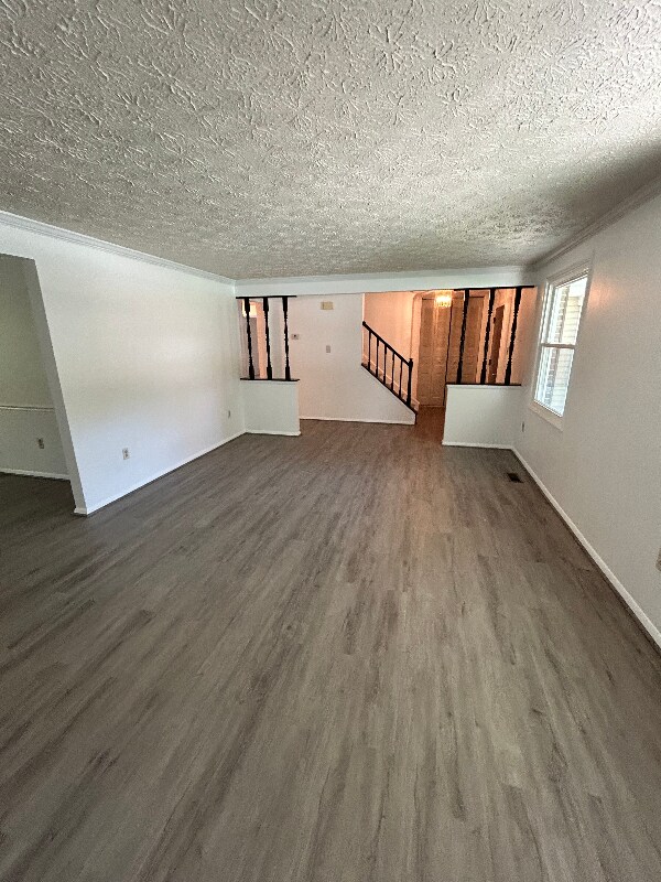 Building Photo - 1200 Cabinwood Pl