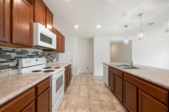 Building Photo - 704 Bailey Park Dr