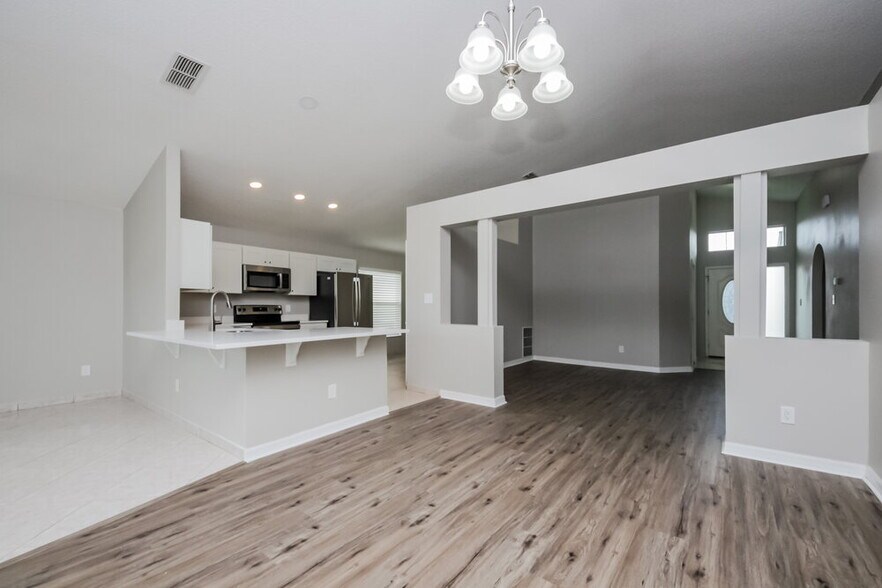 Building Photo - 1340 Sierra Cir