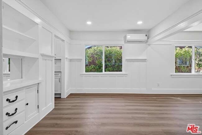 Building Photo - 546 San Juan Ave