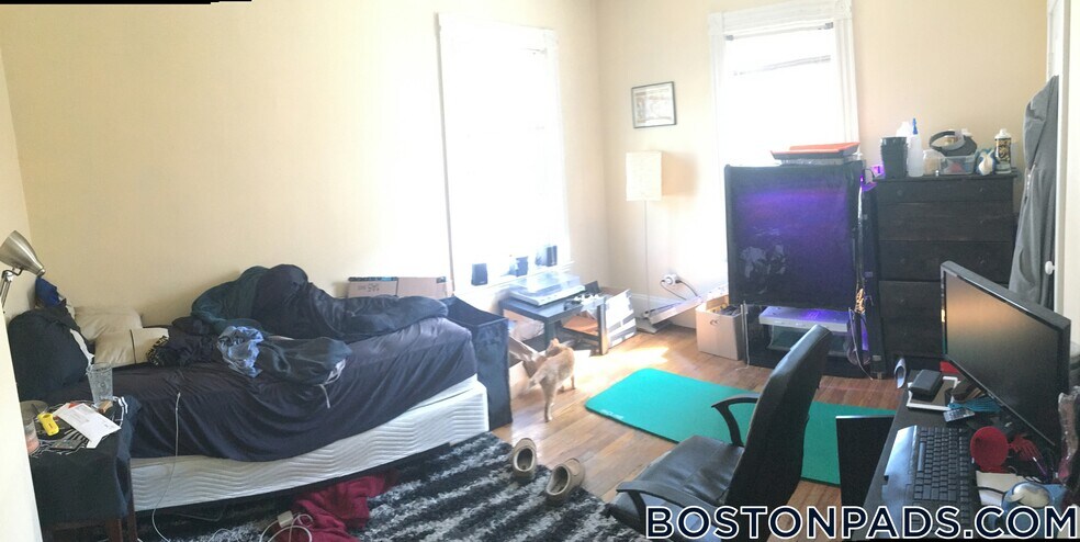 Building Photo - 256 Summer St