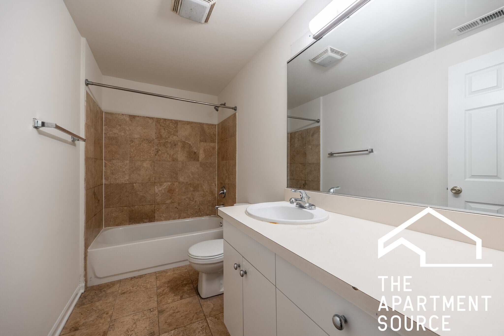 Building Photo - 1260 N Greenview Ave