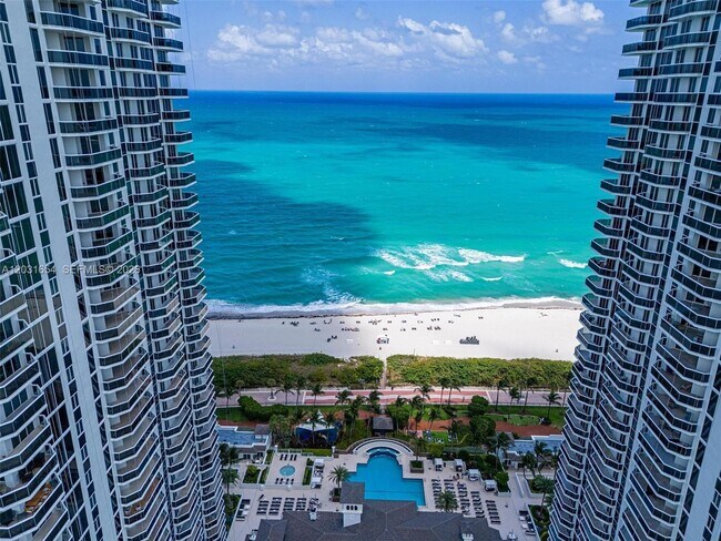 Building Photo - 4779 Collins Ave