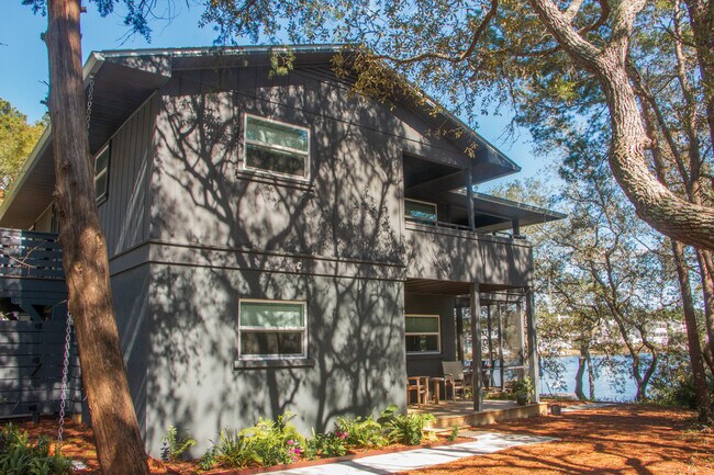 Building Photo - 67 S Lake Dr