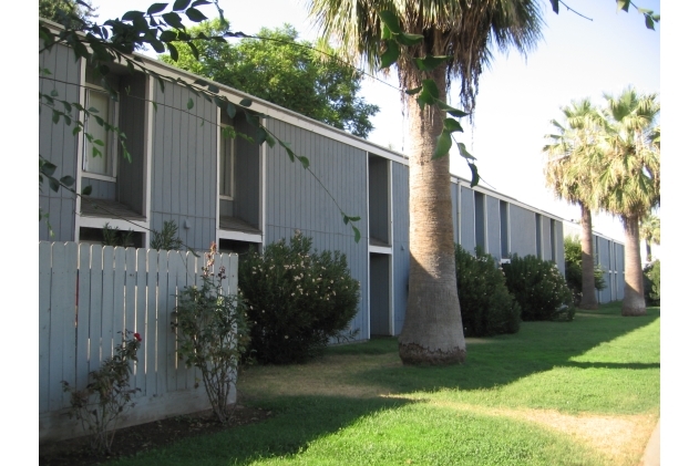 Building Photo - Orangewood Apartments