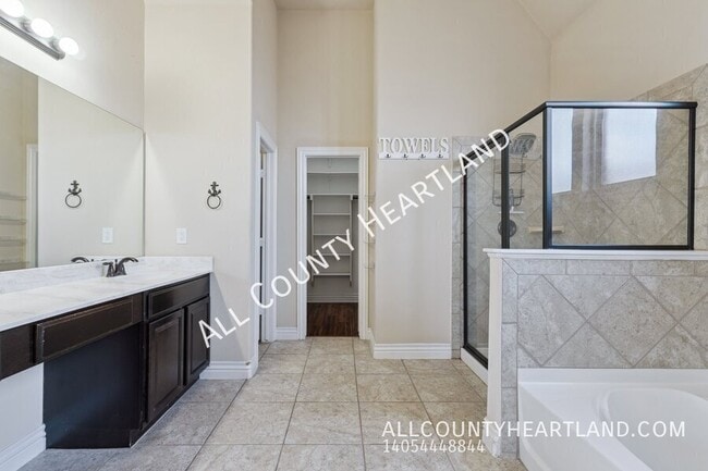 Building Photo - 1403 Zachary Ln