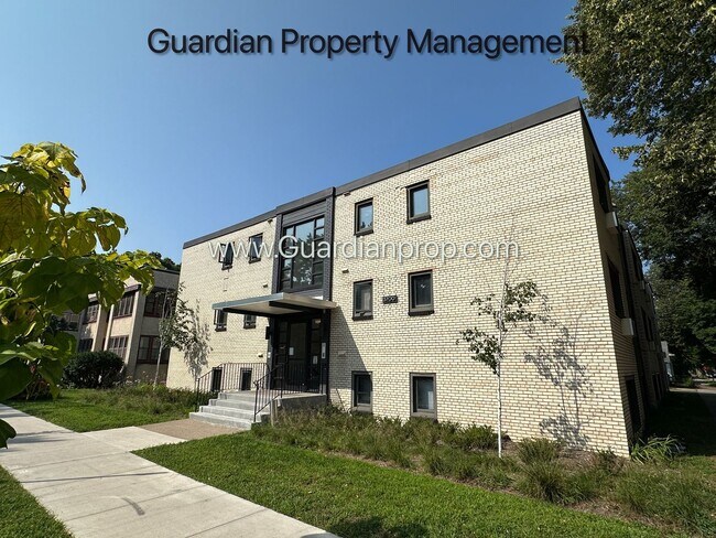Building Photo - Kingfield Neighborhood Ground Level, Heat ...