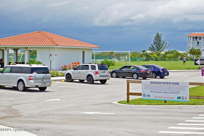 Building Photo - 8922 Laguna Ln