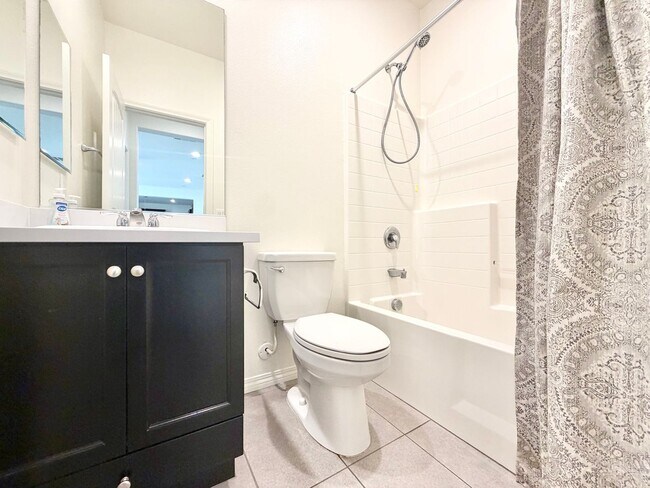 Building Photo - 30136 Sutton Ct