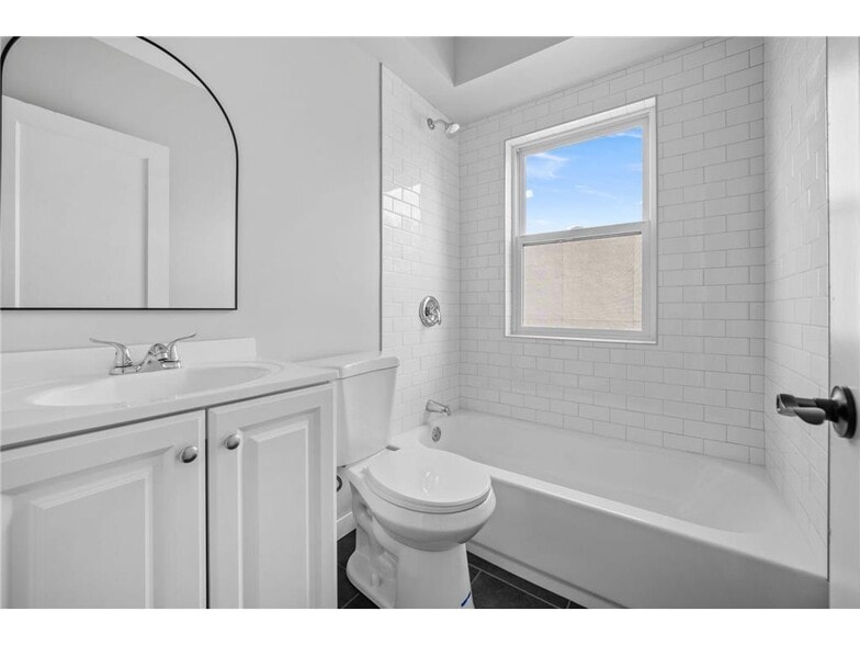 Building Photo - 3379 Brownlow Ave