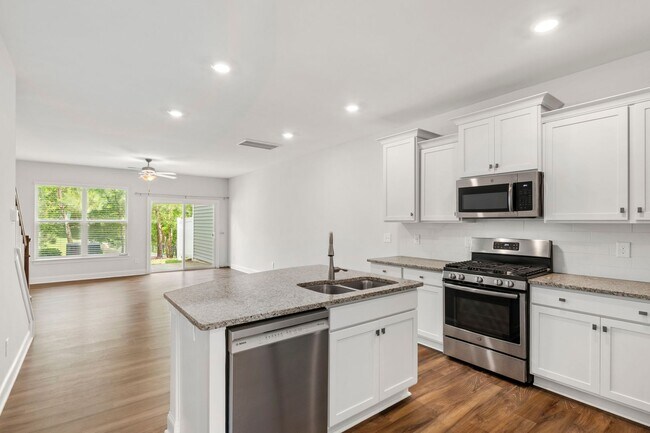 Building Photo - Beautifully Kept 2-Bedroom Townhome in Dur...