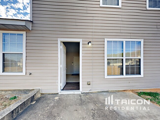 Building Photo - 4400 Millenium View Ct SW