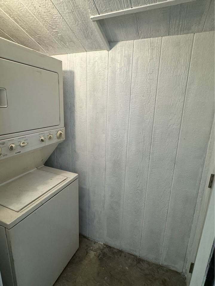 Building Photo - 8960 Helms Pl