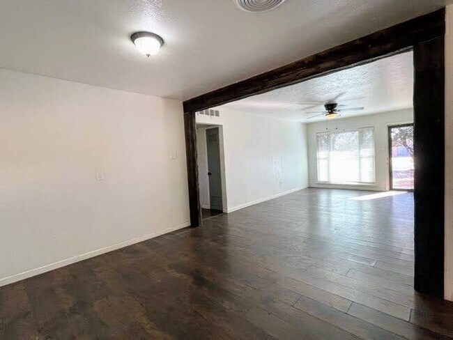 Building Photo - Shady Ranch Retreat – Your Personal 3-Bedroom Haven in Big?Spring, TX