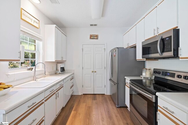 Building Photo - 317 N Sweetwater Hills Dr