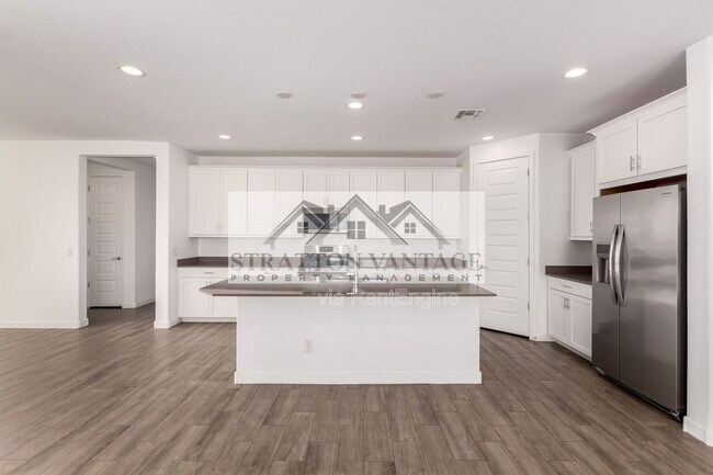 Building Photo - 36595 W Mediterranean Way