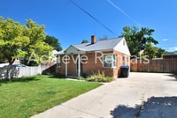 Building Photo - 1068 Crescent Dr
