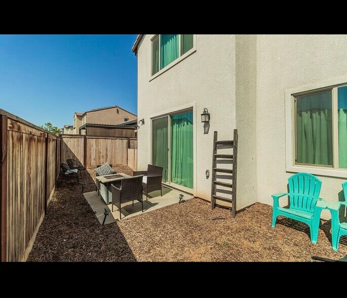 Building Photo - 4254 Oak Knoll Rd