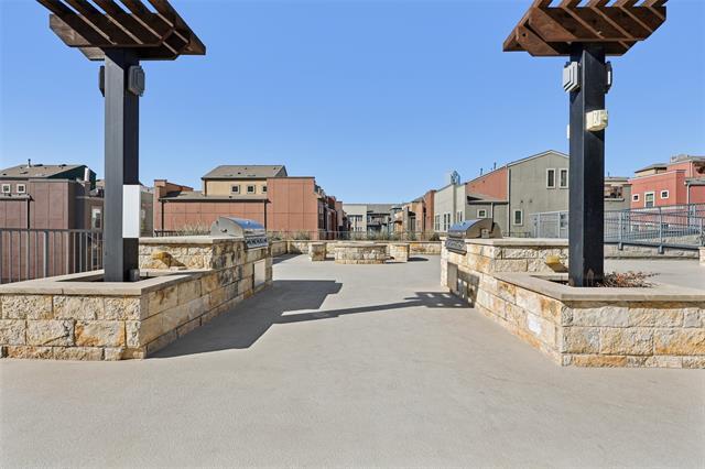 Building Photo - 1001 Belleview St