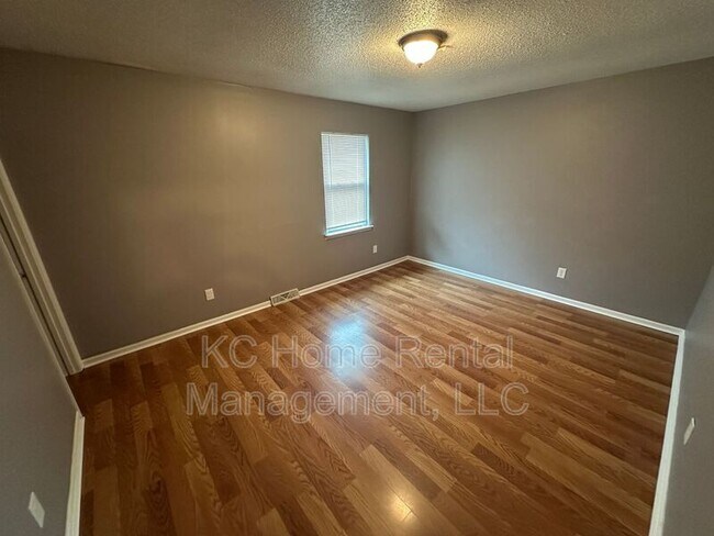 Building Photo - 420 N Jennings Rd