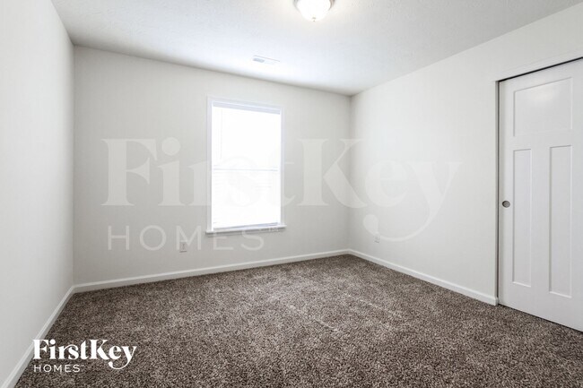 Building Photo - 7240 Lockford Walk N