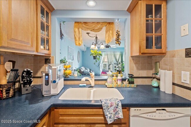 Building Photo - 199 Jimmy Buffett Mem Hwy