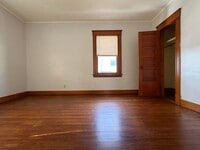 Building Photo - 20 Nash St