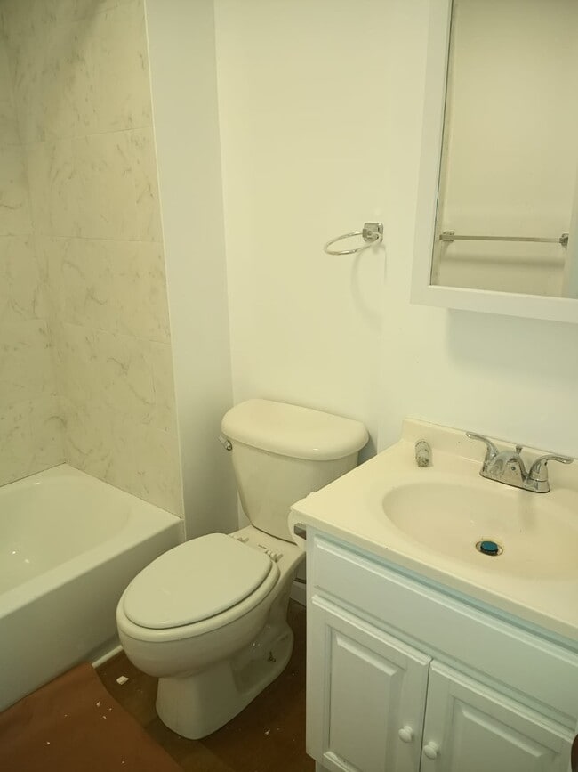 Building Photo - 1115 Dudley Ave