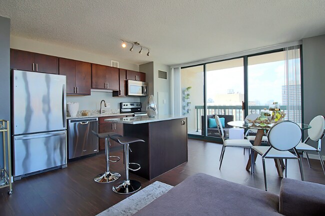 Building Photo - 75 W Superior St