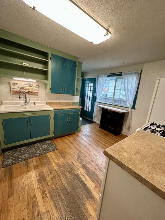 Building Photo - 625 Rudd Ave