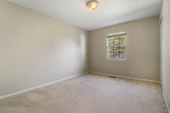 Building Photo - 407 Ballard Dr