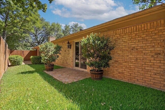 Building Photo - 4824 Darla Dr