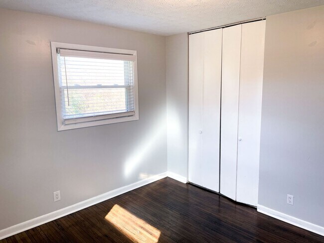 Building Photo - 3861 Darlene Dr